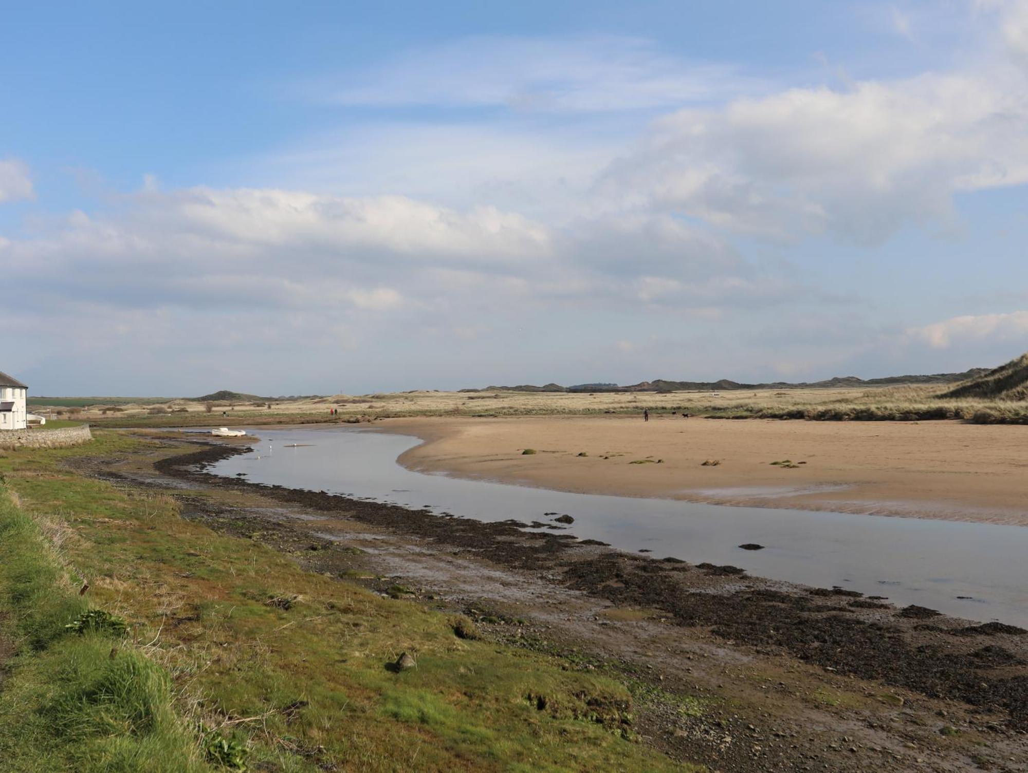 Plas Bach Aberffraw Bagian luar foto