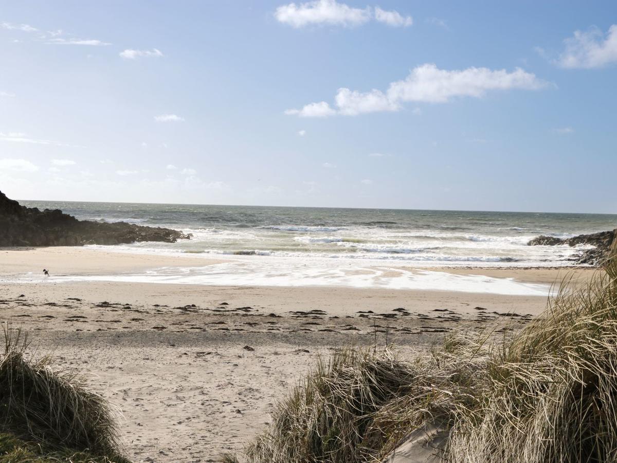 Plas Bach Aberffraw Bagian luar foto